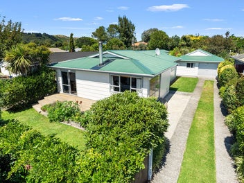 8 Manawa Avenue, Raumati Beach, Paraparaumu