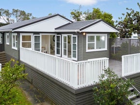 2/1 Stanley Road, Glenfield, Auckland