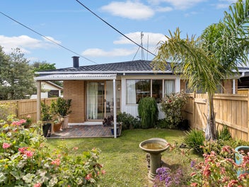 1/151 Verbena Road, Birkdale, Auckland