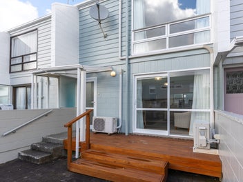 12/4 Dr Taylor Terrace, Johnsonville, Wellington