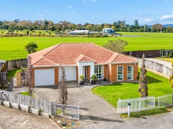 64 Glenveagh Park Drive, Weymouth, Auckland