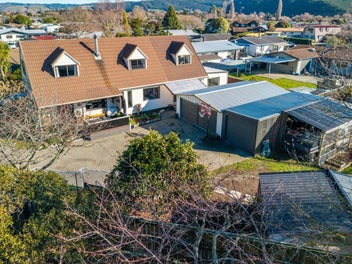 9 Anslow Place, Wakefield