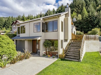 13 Goldleaf Hill, Queenstown, Queenstown