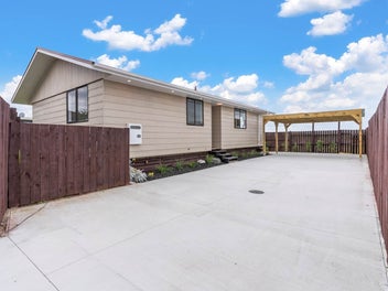 2/16 Secretariat Place, Randwick Park, Auckland