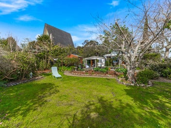 32 Ferry Parade, Herald Island, Auckland