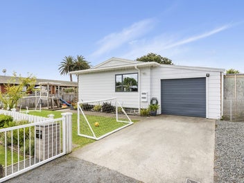 2 Mary Keane Lane, Parakai, Helensville