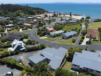 11 Dudley Crescent, Cable Bay, Cable Bay