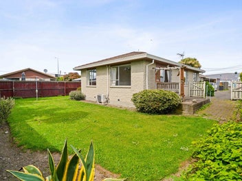 2/4 Brixton Street, Islington, Christchurch