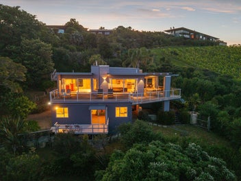 12 Karu Street, Oneroa, Waiheke Island