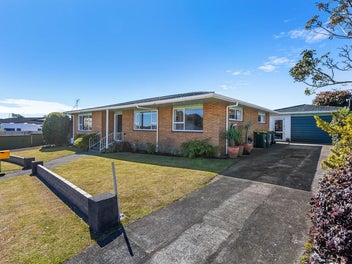16 Bronte Place, Whalers Gate, New Plymouth