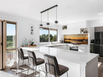 1317 Manawahe Road, Manawahe