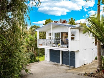 62 Peter Terrace, Castor Bay, Auckland