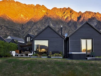 17 McKenzies Shute, Jacks Point, Queenstown