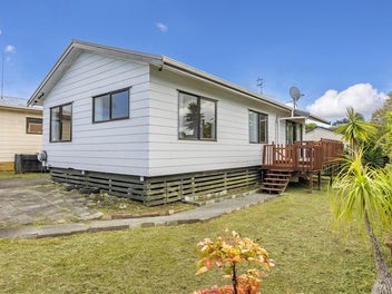 1/42 Starforth Place, Henderson, Auckland