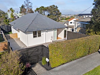 27A Castledine Crescent, Glen Innes, Auckland