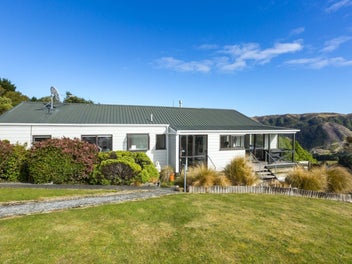 463 Moonshine Hill Road, Moonshine Valley