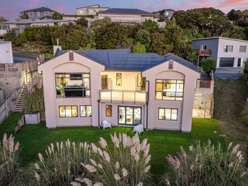 26 Port Lane, Whitby, Porirua