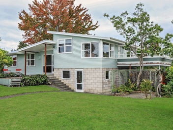 17 Neeve Road, Taradale, Napier