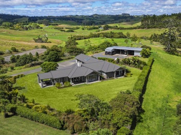263 Whitehills Road, Silverdale
