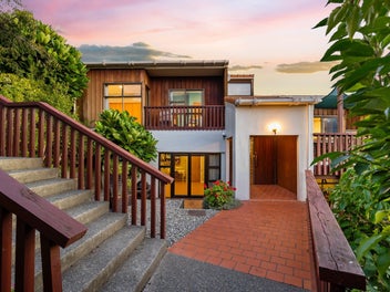 12A Cobden Crescent, Bluff Hill, Napier