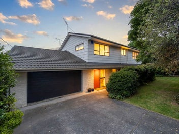 19 County Road, Torbay, Auckland
