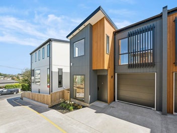 2C Rangitoto Terrace, Milford, Auckland