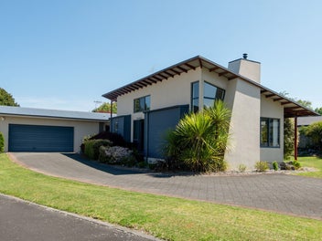 16 Robinson Terrace, Rangatira Park, Taupo