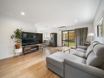 2/109 Target Road, Totara Vale, Auckland