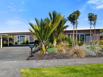 75 Links Drive, Waiwhakaiho, New Plymouth