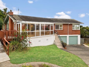 18 Sunnyhill Crescent, Sunnyhills, Auckland