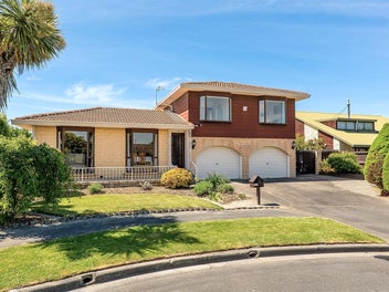 15 Sonning Place, Redwood, Christchurch