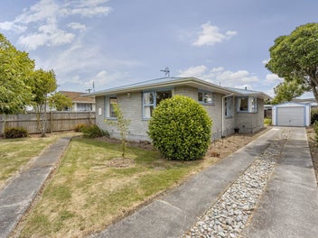3 La Perouse Place, Northcote, Christchurch