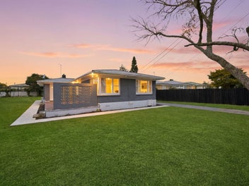 16 Fenwick Crescent, Hillcrest, Hamilton
