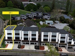 1/18 Hutchinsons Road, Bucklands Beach, Auckland