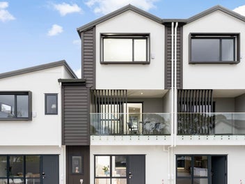 16B Saint Catherine Crescent, West Harbour, Auckland