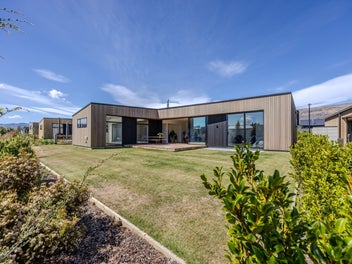 44 Stackbrae Avenue, Wanaka
