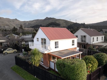 1/3 Clonbracken Lane, Heathcote Valley, Christchurch