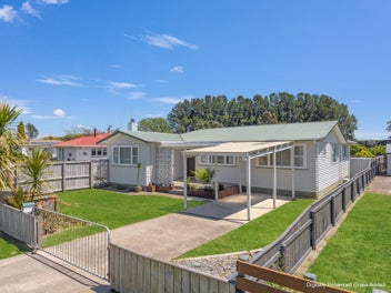 142 College Road, Edgecumbe, Edgecumbe
