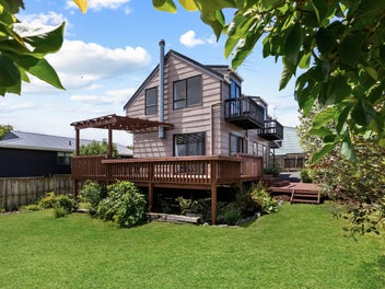 2/292 Rangatira Road, Beach Haven, Auckland