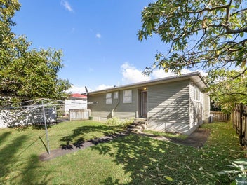 39 Universal Drive, Henderson, Auckland