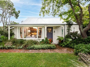 16 Laing Crescent, Heathcote Valley, Christchurch