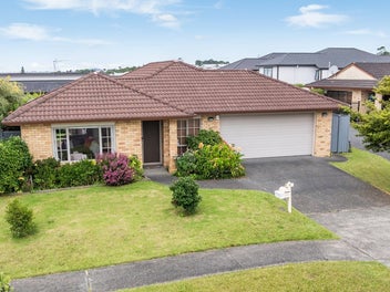 33 Richfield Crescent, Westgate, Auckland