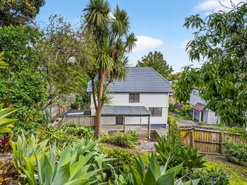 3/4 Telstar Place, Beach Haven, Auckland