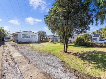 9 Muir Avenue, Mangere Bridge, Auckland