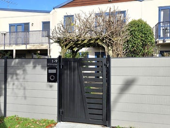 1/9 John Jennings Drive, Oteha, Auckland