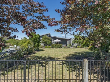 73 Montgomery Crescent, Taupo