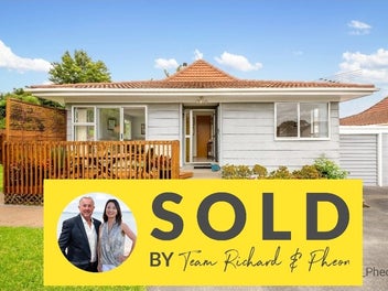 2/29 Highland Park Drive, Highland Park, Auckland