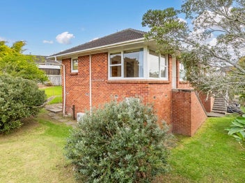 1/9 Lenihan Street, Northcote, Auckland