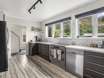2/23 Eldon Grove, Taita, Lower Hutt