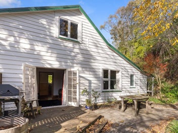 5625 West Coast Road, Springfield, Springfield